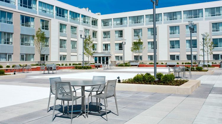 Courtyard by Marriott Erie Bayfront Room