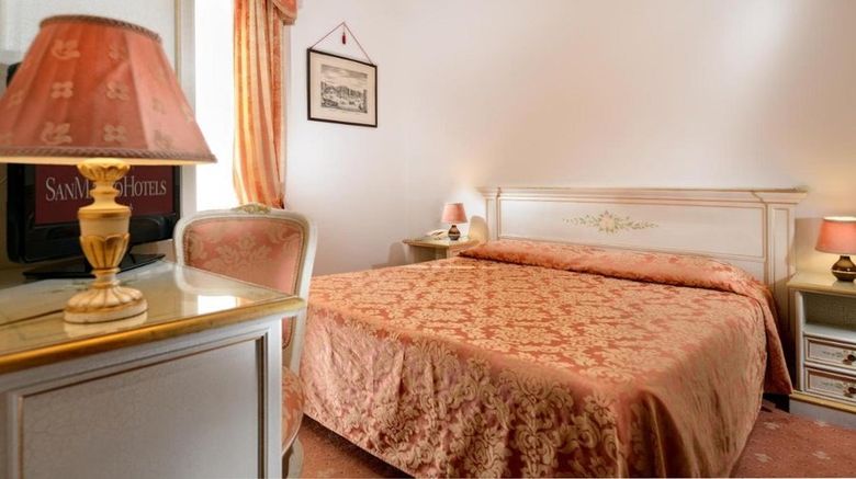 <b>Ambassador Tre Rose Hotel Room</b>. Images powered by <a href="https://www.leonardoworldwide.com/" title="Leonardo Worldwide" target="_blank">Leonardo</a>.