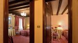 Ambassador Tre Rose Hotel Room