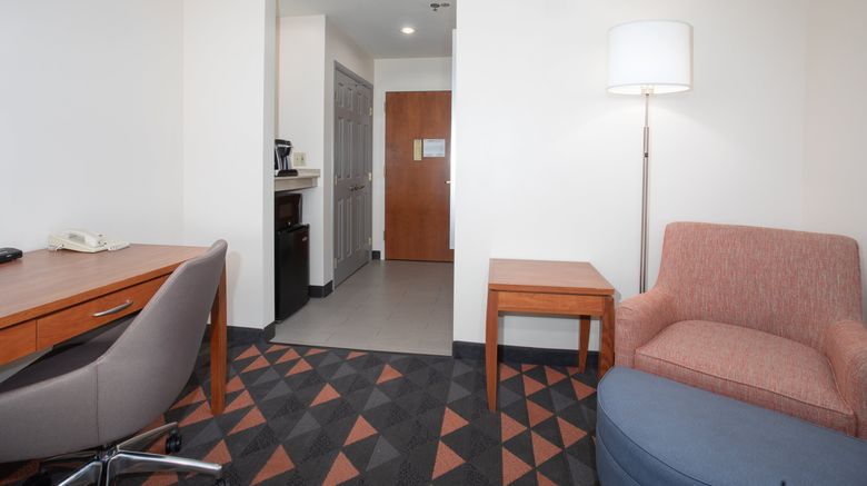 <b>Holiday Inn Hotel & Suites Room</b>. Images powered by <a href="https://www.leonardoworldwide.com/" title="Leonardo Worldwide" target="_blank">Leonardo</a>.