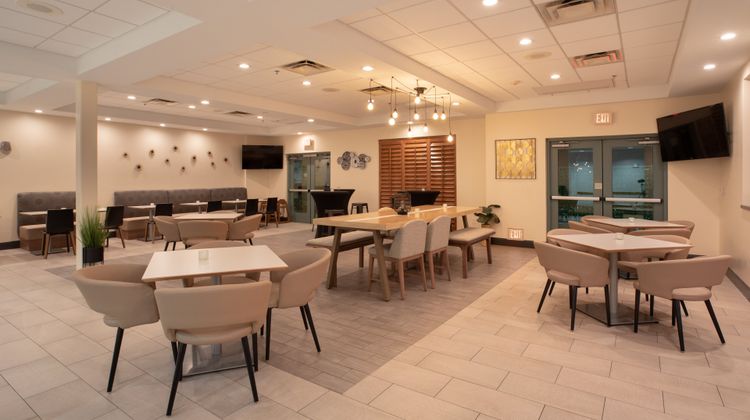 Holiday Inn Hotel & Suites Restaurant