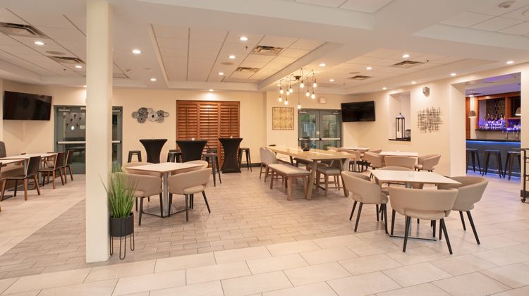 Holiday Inn Hotel & Suites Restaurant