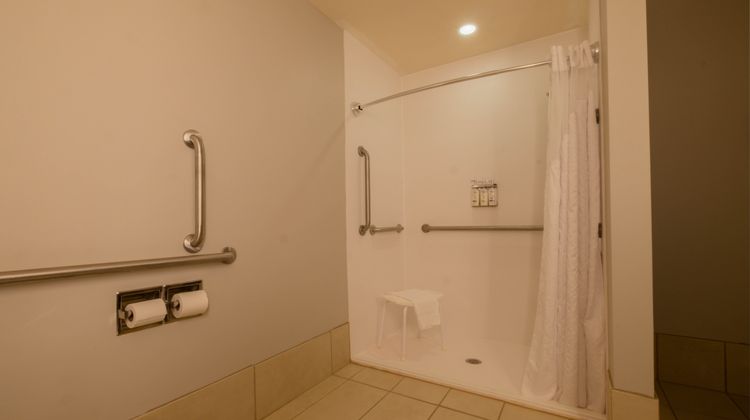 Holiday Inn Express Mankato East Room