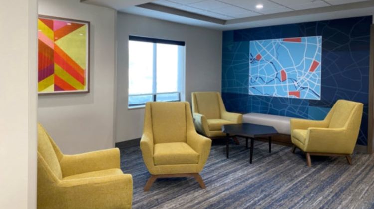 Holiday Inn Express & Suites Lobby