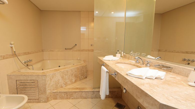 <b>Crowne Plaza Asuncion Hotel Room</b>. Images powered by <a href="https://www.leonardoworldwide.com/" title="Leonardo Worldwide" target="_blank">Leonardo</a>.