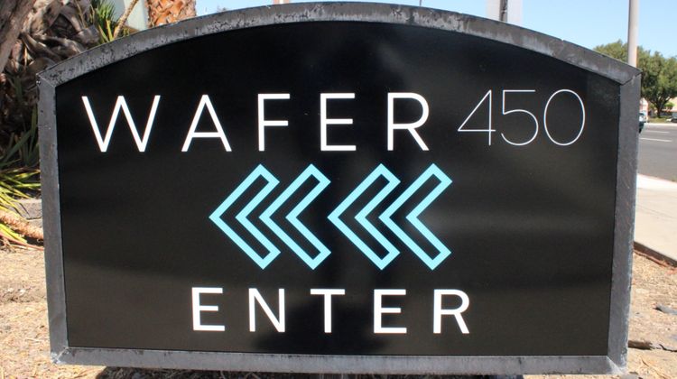 Wafer 450 Exterior
