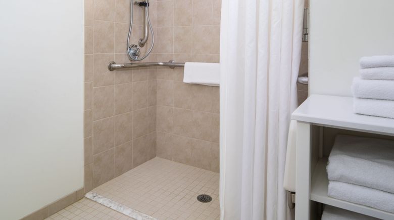 <b>Four Points by Sheraton Louisville Arpt Room</b>. Images powered by <a href="https://www.leonardoworldwide.com/" title="Leonardo Worldwide" target="_blank">Leonardo</a>.