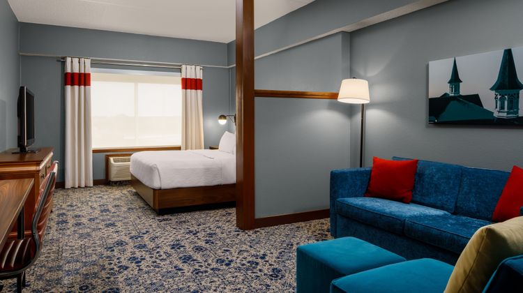 Four Points by Sheraton Louisville Arpt Suite