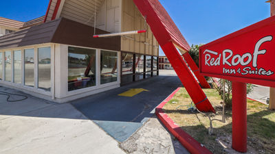 Red Roof Inn Needles