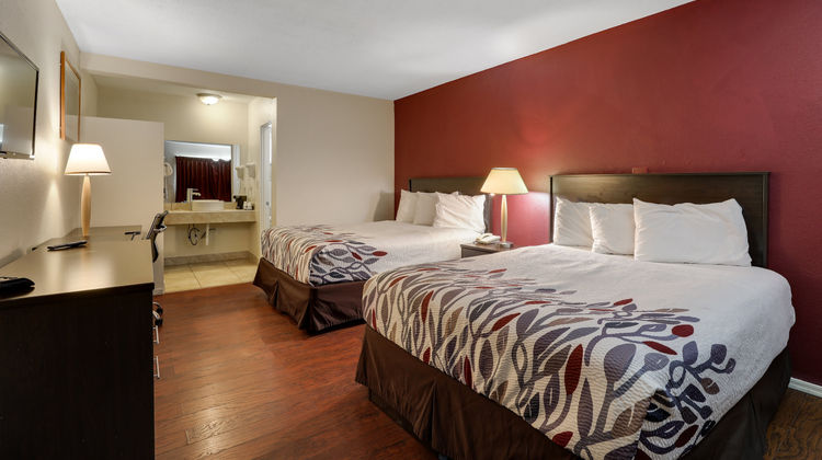 Red Roof Inn Needles Room