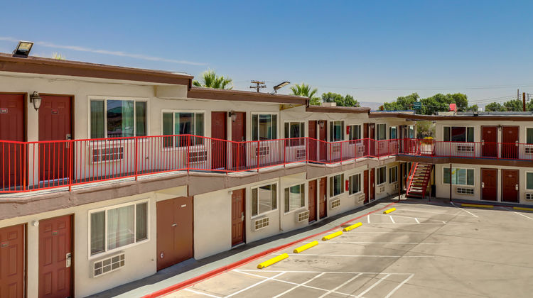 Red Roof Inn Needles Exterior