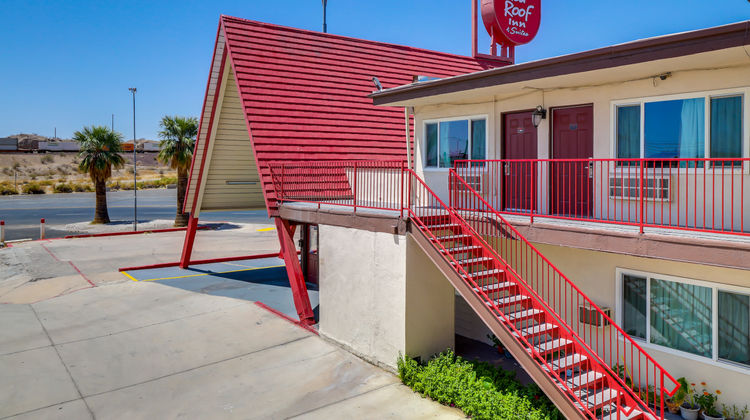 Red Roof Inn Needles Exterior