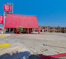 Red Roof Inn Needles Exterior