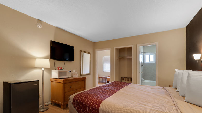<b>Red Roof Inn Needles Suite</b>. Images powered by <a href="https://www.leonardoworldwide.com/" title="Leonardo Worldwide" target="_blank">Leonardo</a>.