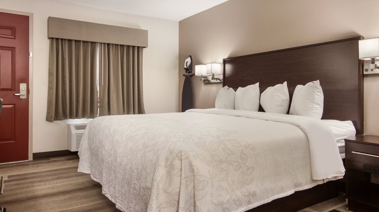 Red Roof PLUS+ & Suites Erie Room