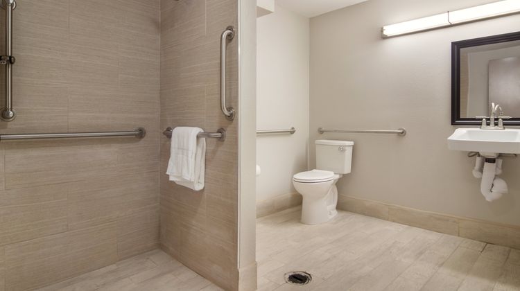 Red Roof PLUS+ & Suites Erie Room