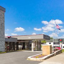 Red Roof PLUS+ & Suites Erie