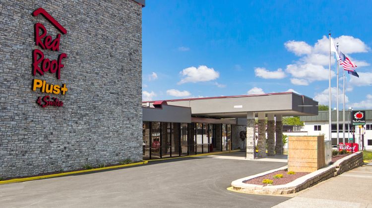 Red Roof PLUS+ & Suites Erie Exterior