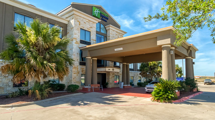 Holiday Inn Express Hotel & Suites Exterior