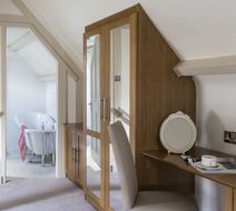 Wroxton House Hotel Room