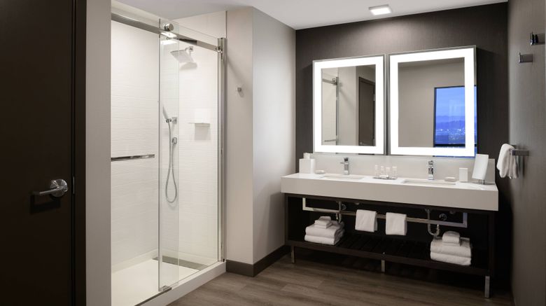 <b>Marriott Tacoma Downtown Room</b>. Images powered by <a href="https://www.leonardoworldwide.com/" title="Leonardo Worldwide" target="_blank">Leonardo</a>.