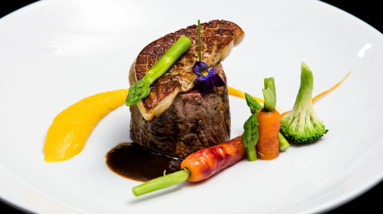 <b>InterContinental Hanoi Westlake Restaurant</b>. Images powered by <a href="https://www.leonardoworldwide.com/" title="Leonardo Worldwide" target="_blank">Leonardo</a>.