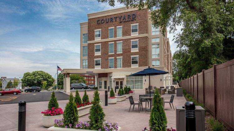 Courtyard Rochester Downtown Exterior