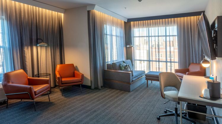 Courtyard Rochester Downtown Suite