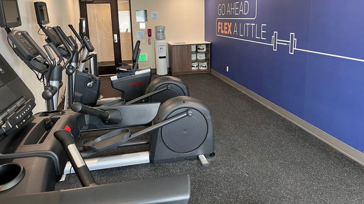 Holiday Inn Express & Suites Health Club