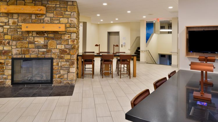 Holiday Inn Express Blowing Rock South Exterior