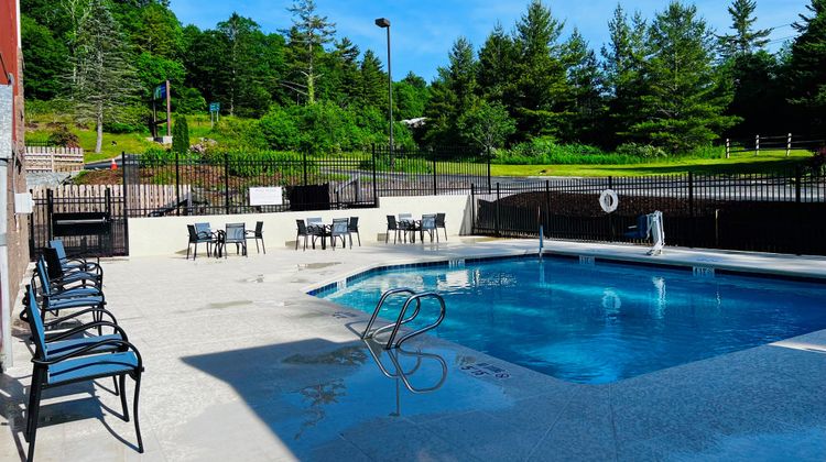 Holiday Inn Express Blowing Rock South Pool