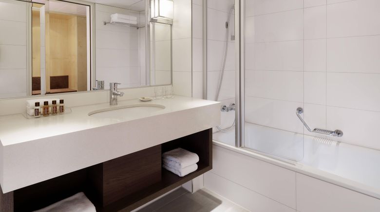 <b>Sheraton Frankfurt Arpt Hotel & Conf Ctr Room</b>. Images powered by <a href="https://www.leonardoworldwide.com/" title="Leonardo Worldwide" target="_blank">Leonardo</a>.