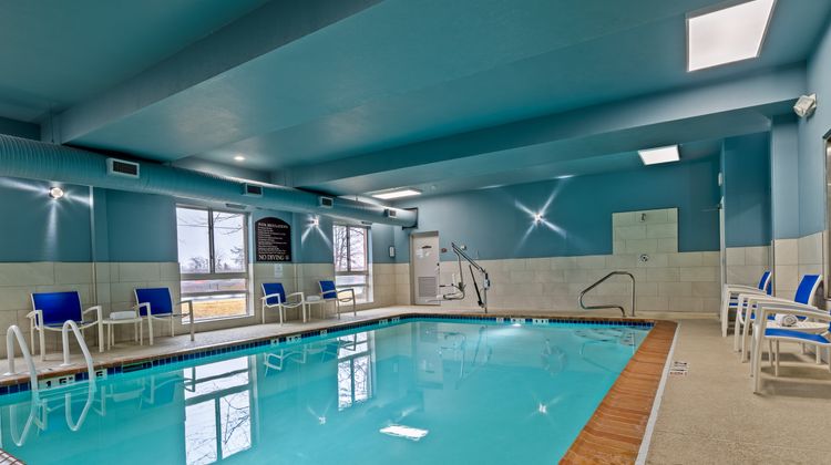 Holiday Inn Express Pool