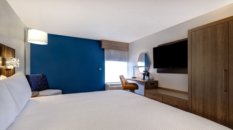 Holiday Inn Express Omaha West - 90th St Room