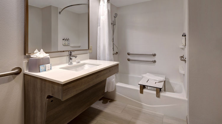 Holiday Inn Express Omaha West - 90th St Room