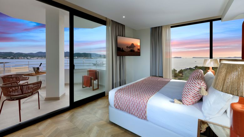 <b>TRS Ibiza Hotel Suite</b>. Images powered by <a href="https://www.leonardoworldwide.com/" title="Leonardo Worldwide" target="_blank">Leonardo</a>.
