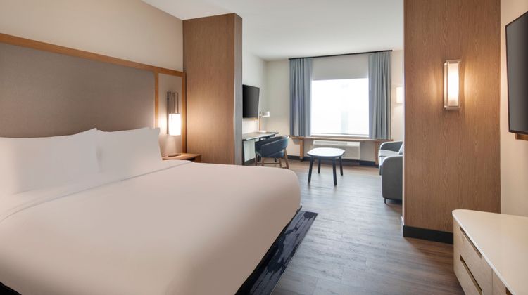 Fairfield Inn & Suites Cool Springs Suite