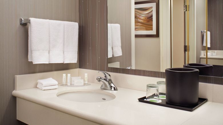 <b>Courtyard Toledo Rossford/Perrysburg Room</b>. Images powered by <a href="https://www.leonardoworldwide.com/" title="Leonardo Worldwide" target="_blank">Leonardo</a>.