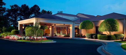 Courtyard by Marriott Savannah Midtown Exterior