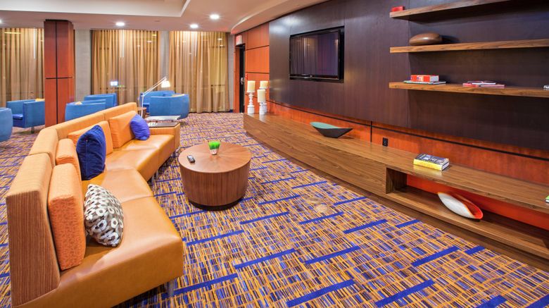<b>Courtyard Louisville Northeast Lobby</b>. Images powered by <a href="https://www.leonardoworldwide.com/" title="Leonardo Worldwide" target="_blank">Leonardo</a>.
