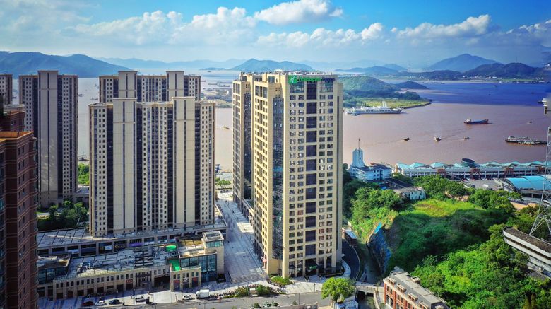 <b>Holiday Inn Express Zhoushan Dinghai Exterior</b>. Images powered by <a href="https://www.leonardoworldwide.com/" title="Leonardo Worldwide" target="_blank">Leonardo</a>.
