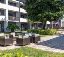 Courtyard by Marriott Orlando Airport Exterior