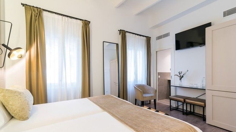 <b>Icon Roseto Room</b>. Images powered by <a href="https://www.leonardoworldwide.com/" title="Leonardo Worldwide" target="_blank">Leonardo</a>.