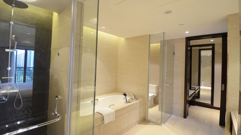<b>Holiday Inn Airport Guangzhou Room</b>. Images powered by <a href="https://www.leonardoworldwide.com/" title="Leonardo Worldwide" target="_blank">Leonardo</a>.
