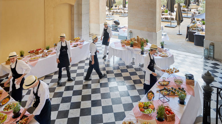 <b>InterContinental Marseille-Hotel Dieu Restaurant</b>. Images powered by <a href="https://www.leonardoworldwide.com/" title="Leonardo Worldwide" target="_blank">Leonardo</a>.
