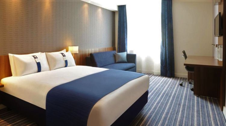 Holiday Inn Express Poole Room