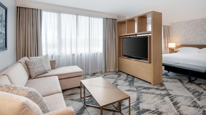 <b>Sheraton Birmingham Hotel Suite</b>. Images powered by <a href="https://www.leonardoworldwide.com/" title="Leonardo Worldwide" target="_blank">Leonardo</a>.