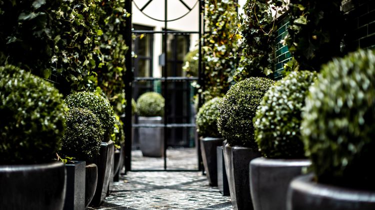 Monsieur George Hotel Exterior