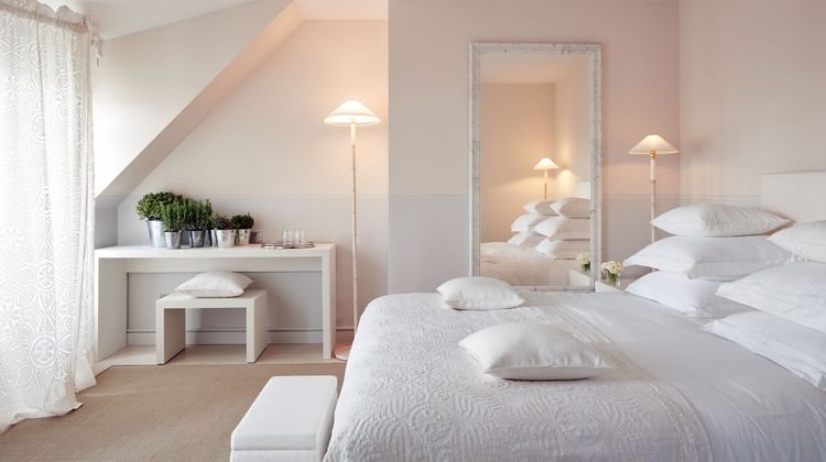 Monsieur George Hotel Suite