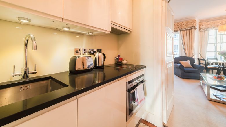 <b>44 Curzon Street Apartments by Mansley Room</b>. Images powered by <a href="https://www.leonardoworldwide.com/" title="Leonardo Worldwide" target="_blank">Leonardo</a>.